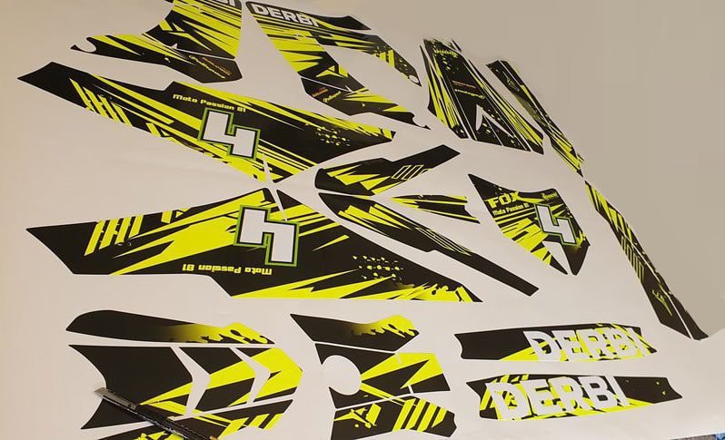 Kit Deco Derbi Victoria Bull Tunr Yellow